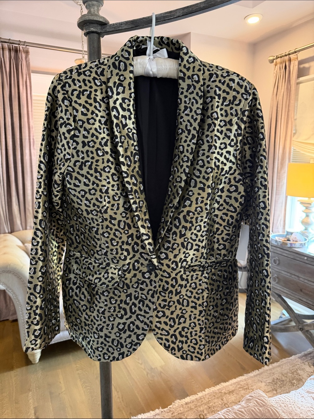 VENUS Leopard-Print Metallic Blazer in Gold and Black